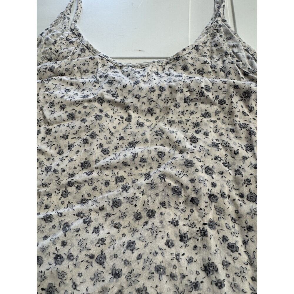 Brandy Melville Women’s White Floral Pattern Tank Top OS (XS/S) - Picture 2 of 7